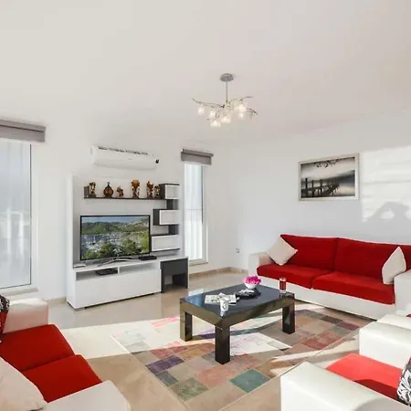 Sleeps 8 Pool Air Con Wifi Villa *