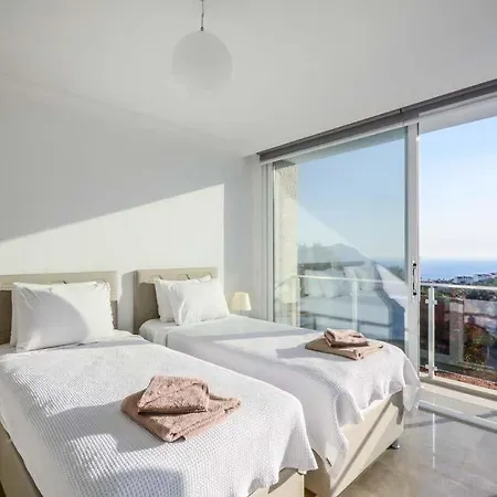 Villa Sleeps 8 Pool Air Con Wifi Kalkan